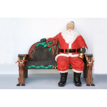 sitzender lebensgroßer Weihnachtsmann mit Glocke auf Weihnachtsbank als SET lebensgroß