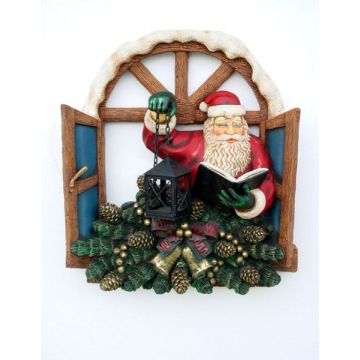 Weihnachtsmann im geöffneten Fenster mit Laterne verkleinert