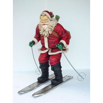 Weihnachtsmann auf Skier lebensgroß